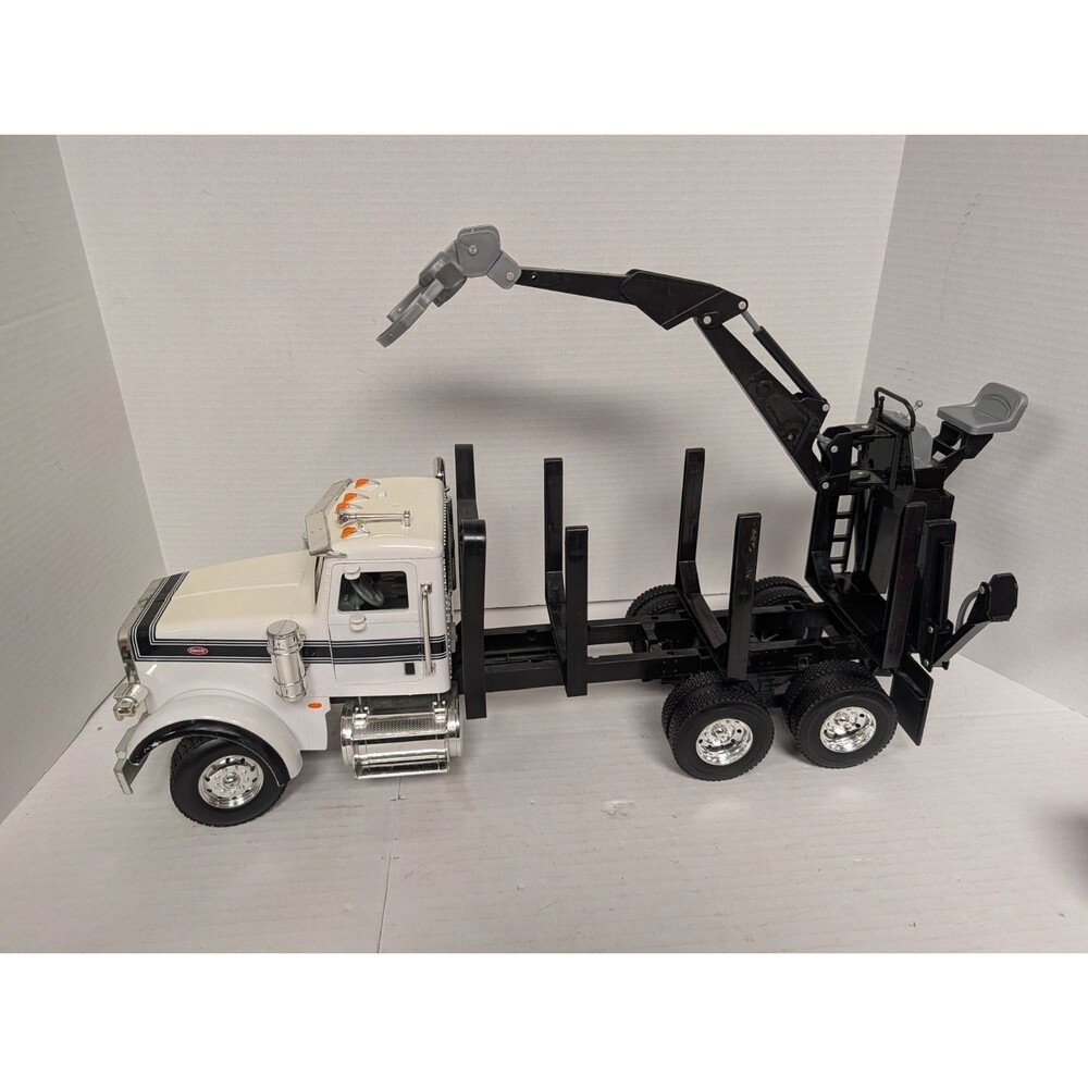 LP68215 John Deere ERTL 1/16 Farm Semi with Log Load (No Logs Or 2nd Trailer)
